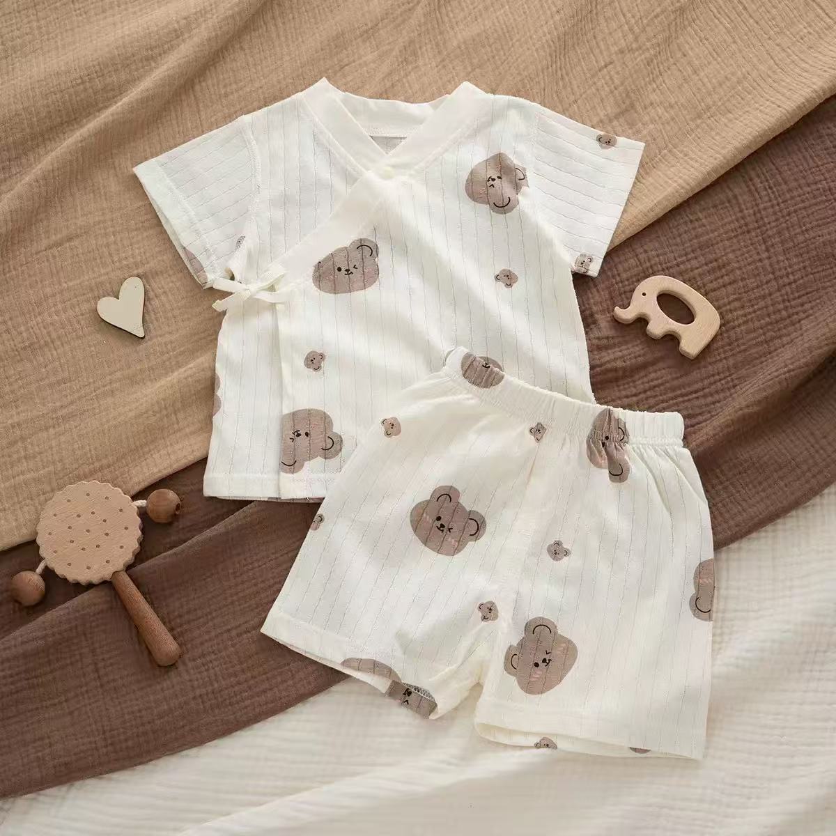 100% Organic Cotton Short Sleeve  Allover Bear Print Baby Two Piece Set